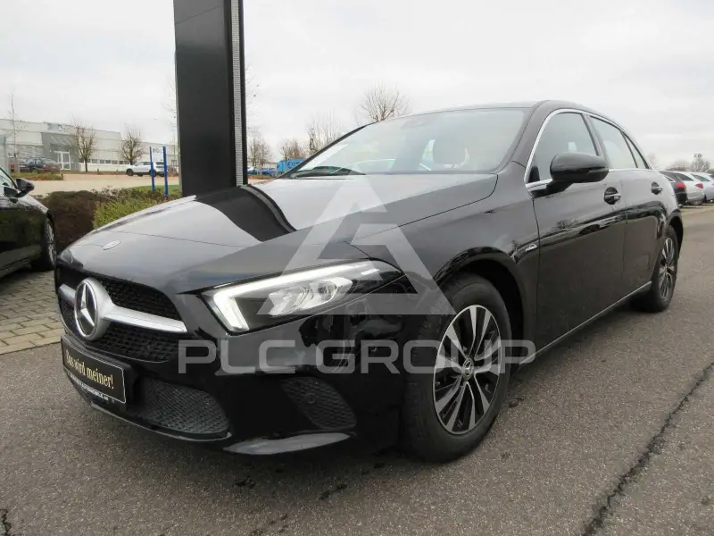 2022 Mercedes Benz A 180