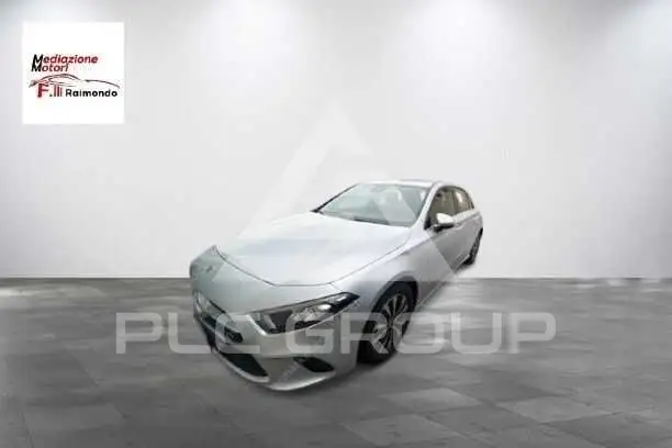 2022 Mercedes Benz A 180
