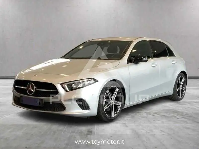 2022 Mercedes Benz A 180