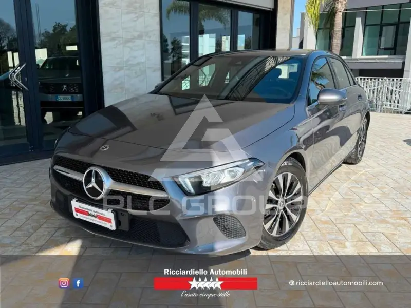 2022 Mercedes Benz A 180
