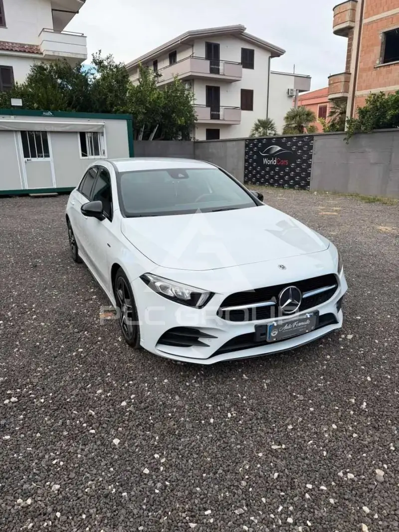 2022 Mercedes Benz A 180