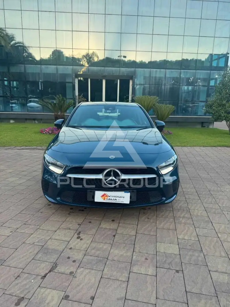 2022 Mercedes Benz A 180