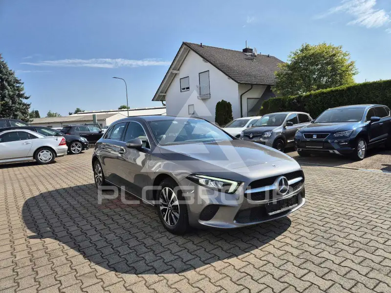 2022 Mercedes Benz A 180