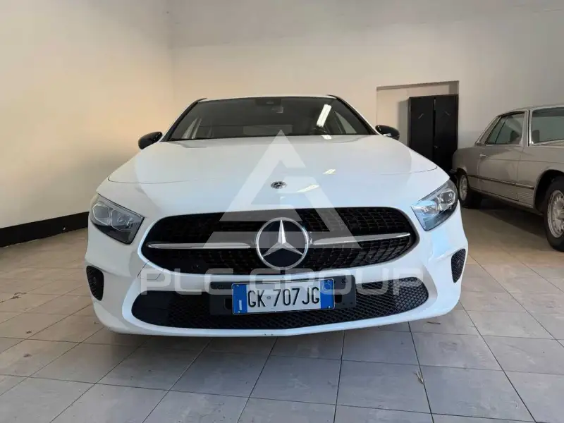 2022 Mercedes Benz A 180