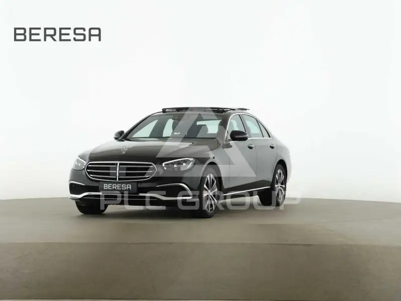 2022 Mercedes Benz E 300