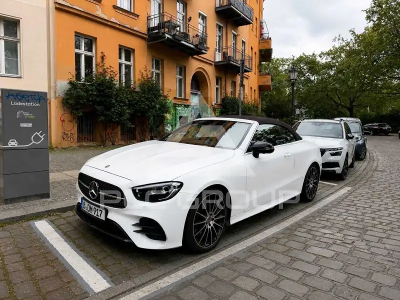 2022 Mercedes Benz E 300