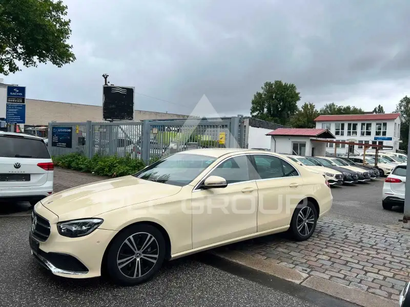 2022 Mercedes Benz E 200