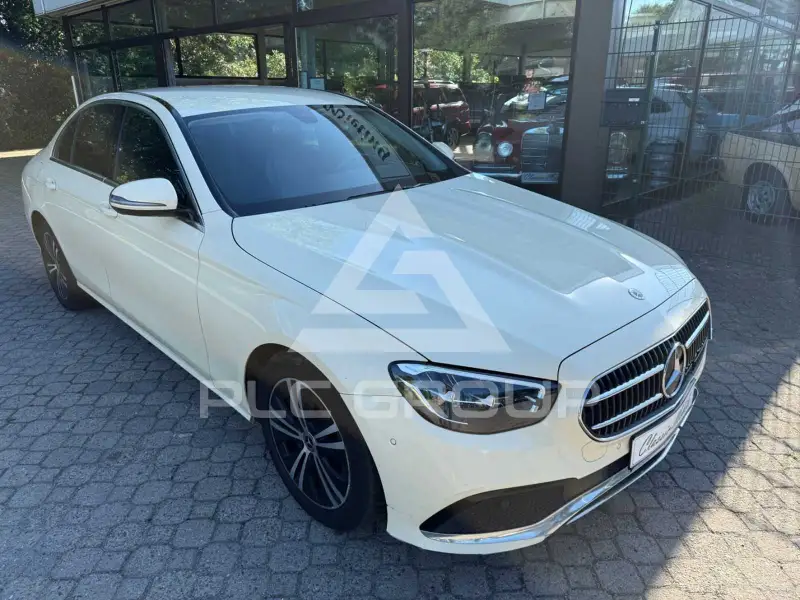 2022 Mercedes Benz E 200
