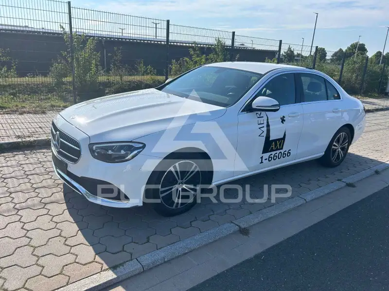 2022 Mercedes Benz E 220