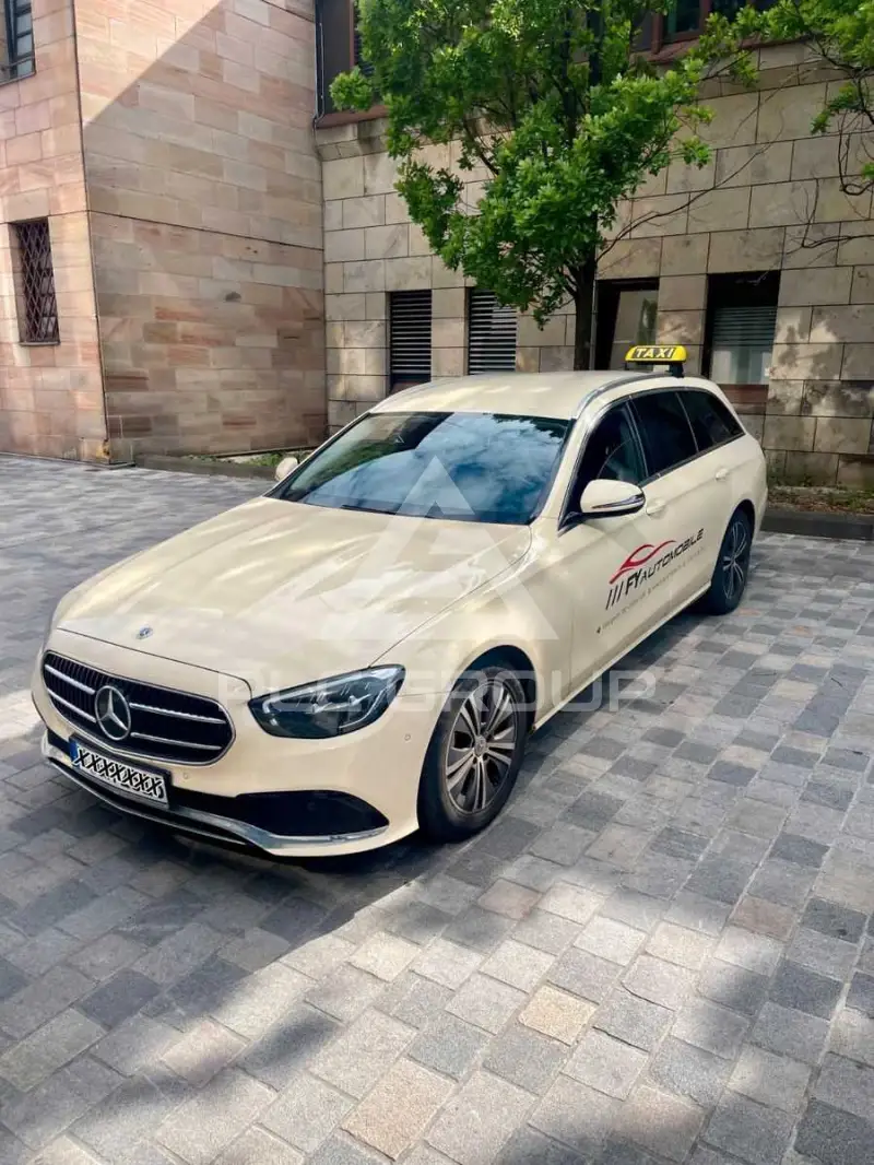 2022 Mercedes Benz E 220