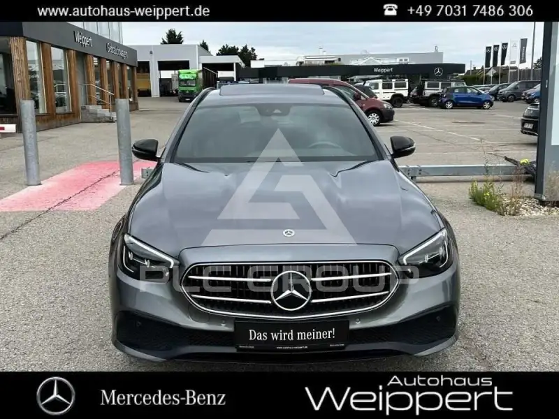 2022 Mercedes Benz E 220