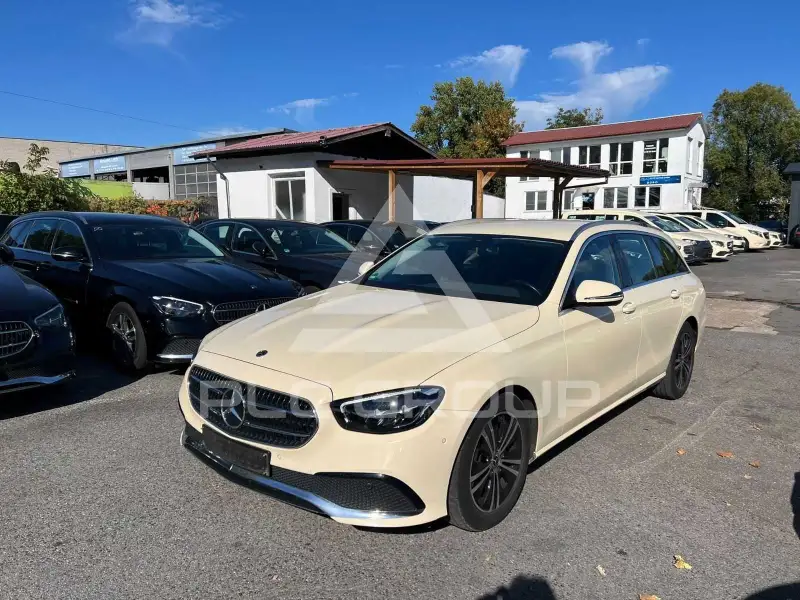 2022 Mercedes Benz E 220