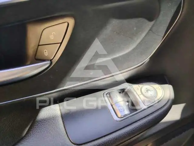 2022 Mercedes Benz V 220