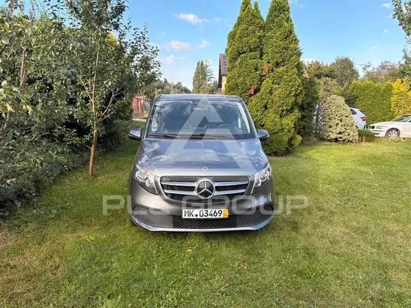 2022 Mercedes Benz V 220
