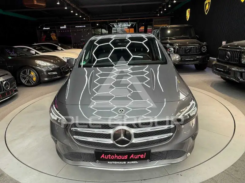 2022 Mercedes Benz B 180