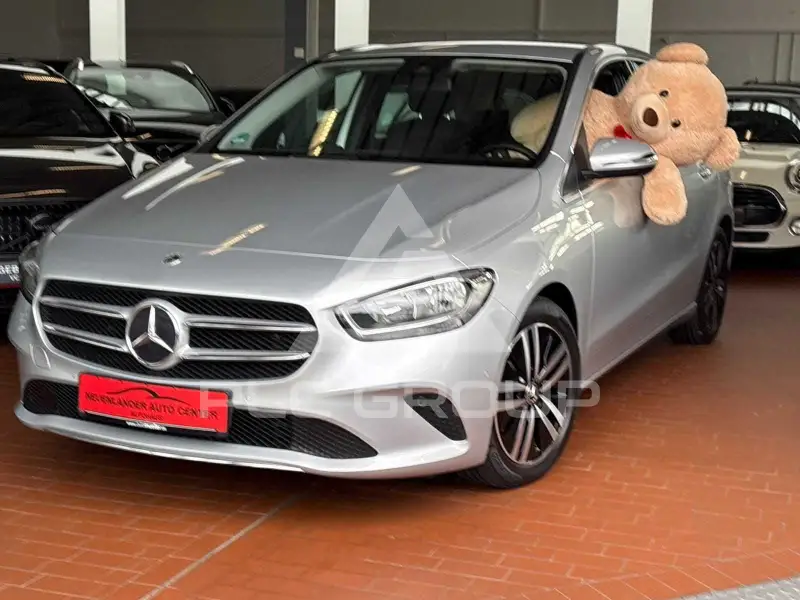 2022 Mercedes Benz B 180