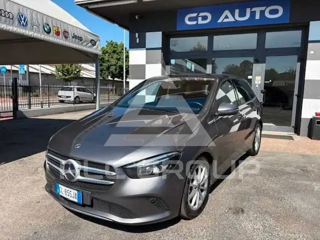 2022 Mercedes Benz B 180