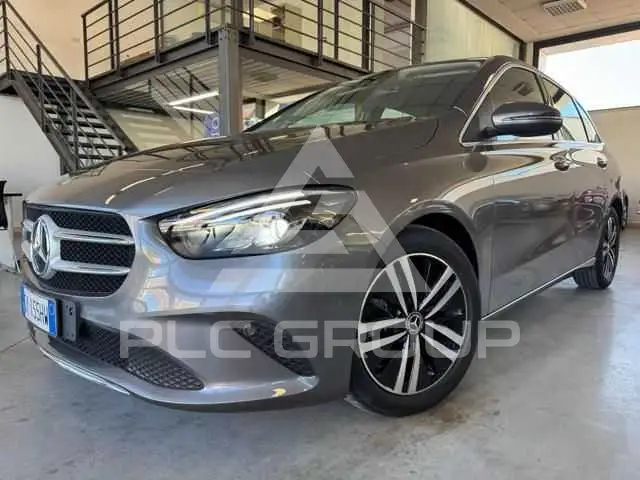 2022 Mercedes Benz B 180