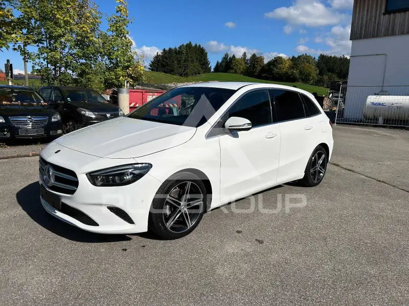 2022 Mercedes Benz B 180