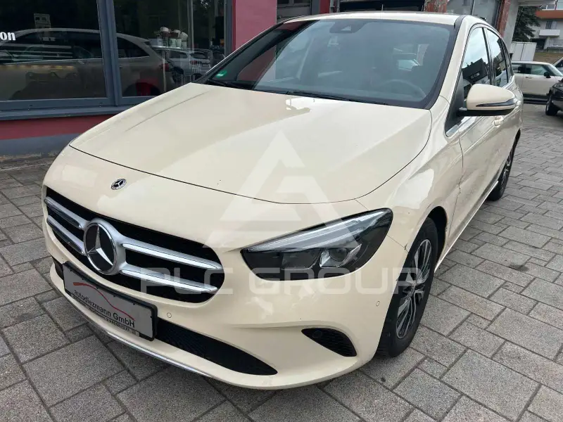 2022 Mercedes Benz B 180
