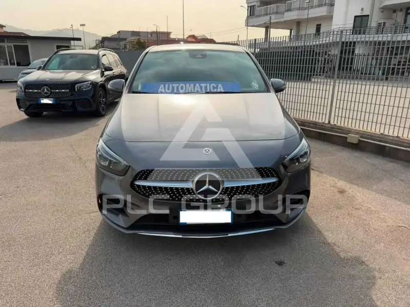 2022 Mercedes Benz B 180