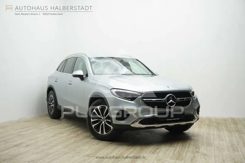 2022 Mercedes Benz GLC 220