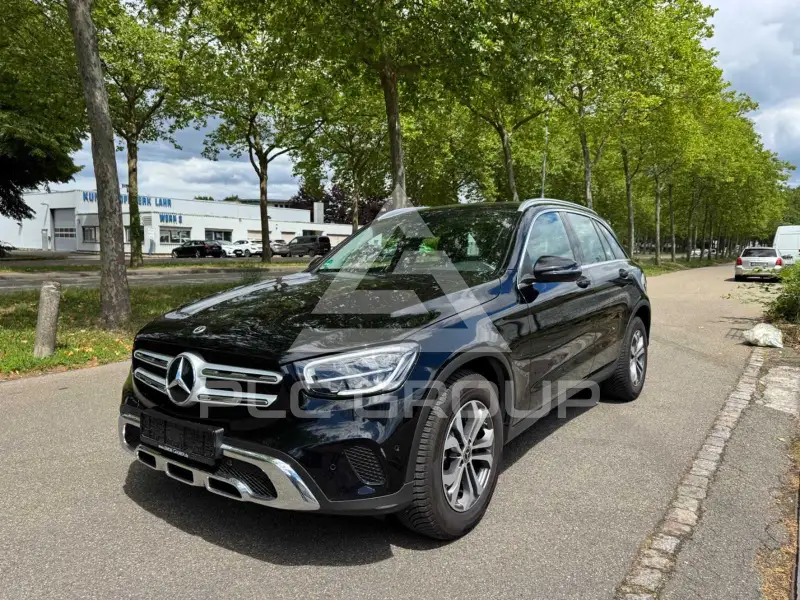 2022 Mercedes Benz GLC 220