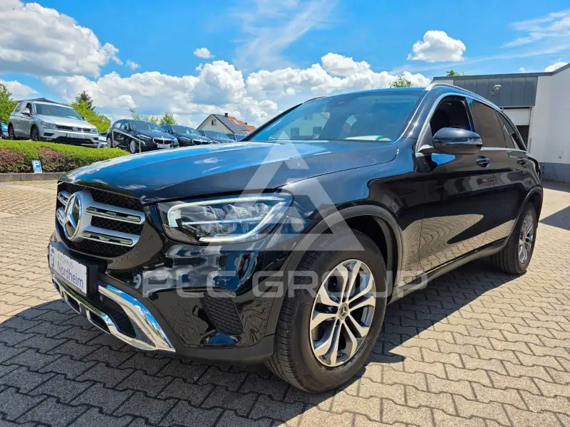 2022 Mercedes Benz GLC 220