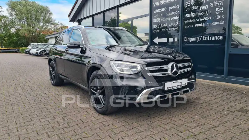 2022 Mercedes Benz GLC 220