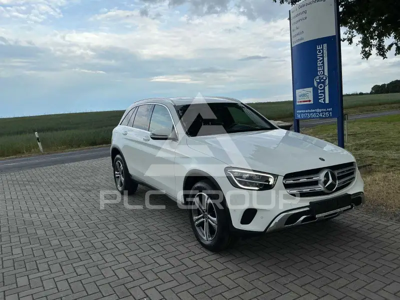 2022 Mercedes Benz GLC 220