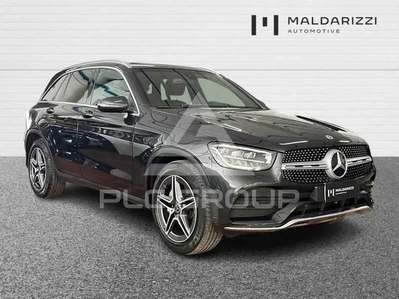 2022 Mercedes Benz GLC 220