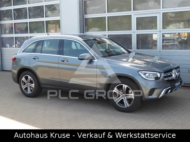 2022 Mercedes Benz GLC 220