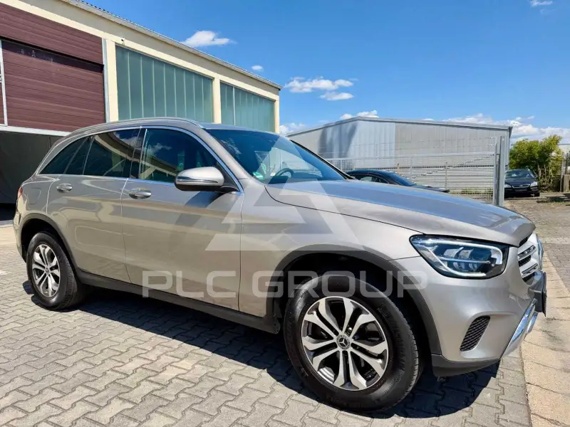 2022 Mercedes Benz GLC 220