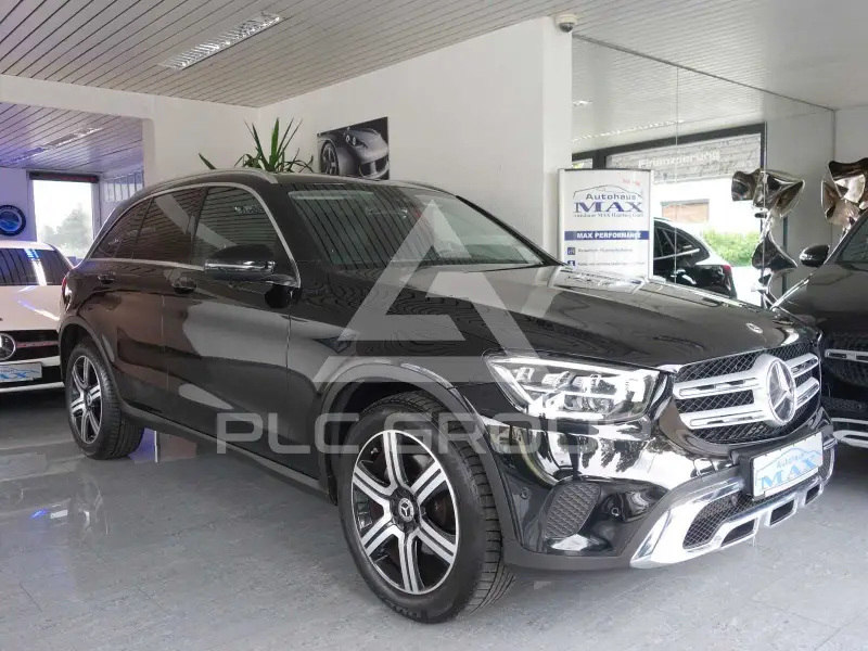 2022 Mercedes Benz GLC 220