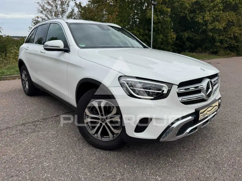 2022 Mercedes Benz GLC 220