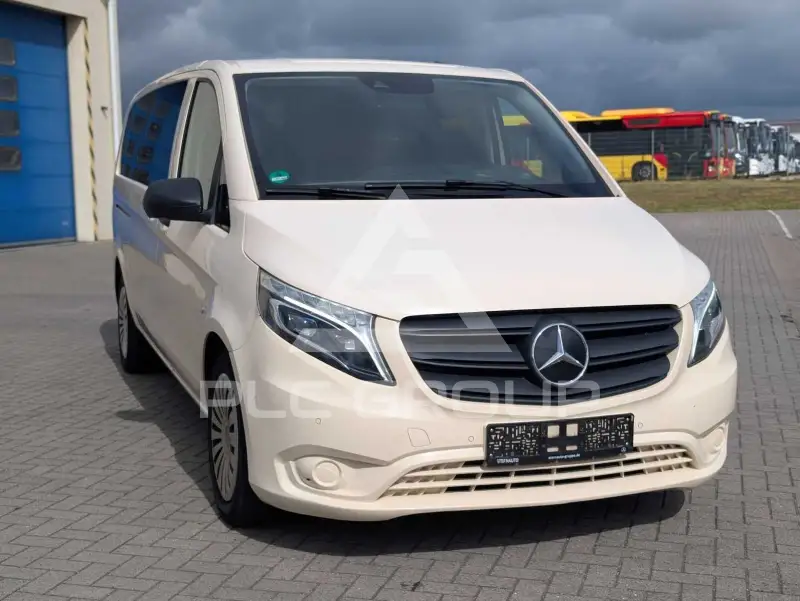2022 Mercedes Benz V 200