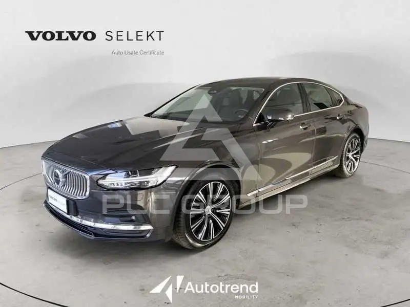 2022 Volvo S90