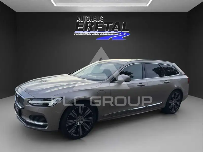 2022 Volvo V90