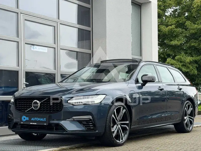 2022 Volvo V90
