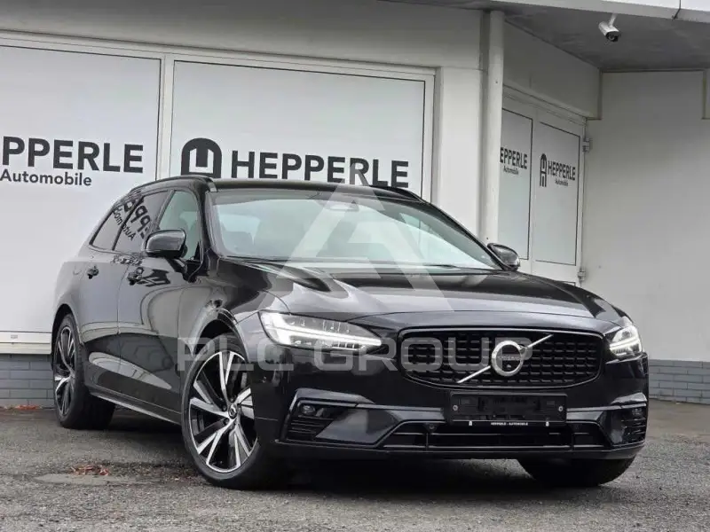 2022 Volvo V90
