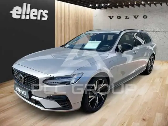 2022 Volvo V90