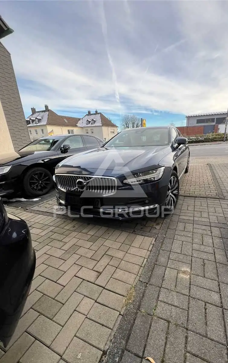 2022 Volvo V90
