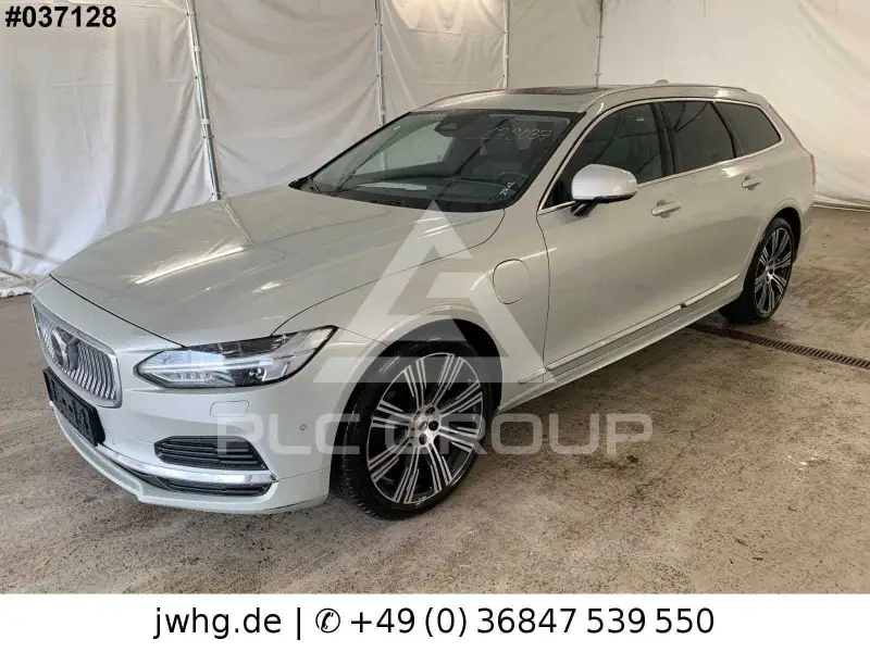 2022 Volvo V90