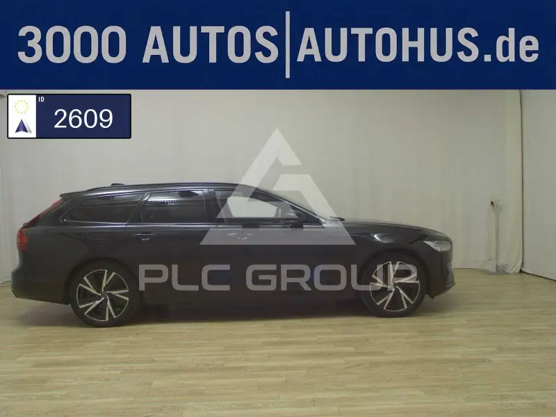 2022 Volvo V90