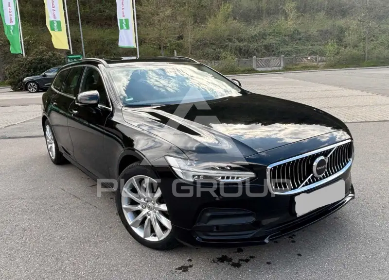 2022 Volvo V90