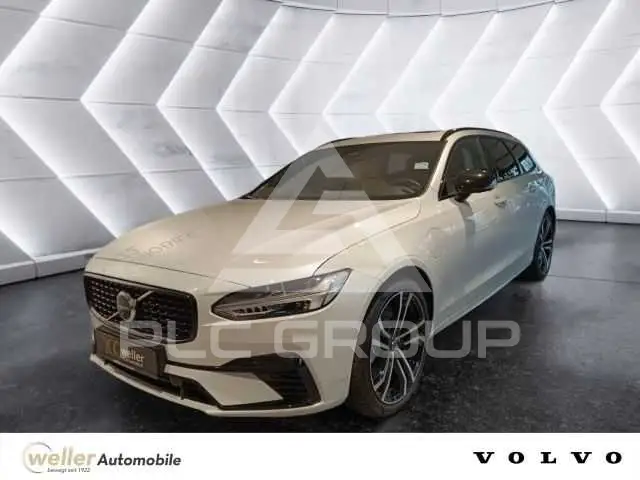 2022 Volvo V90