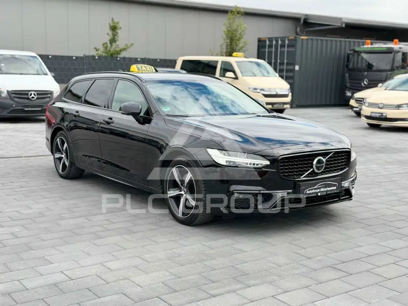 2022 Volvo V90