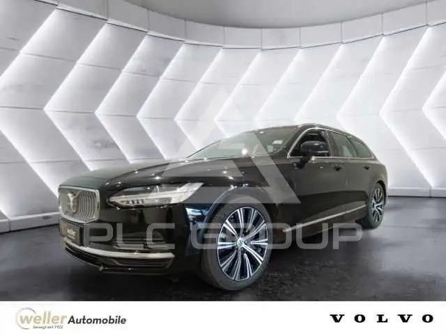 2022 Volvo V90