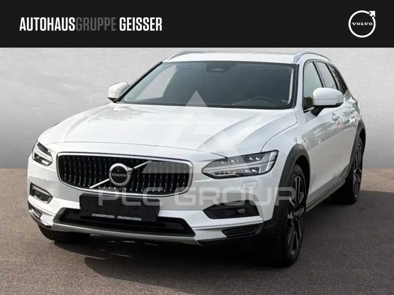 2022 Volvo V90