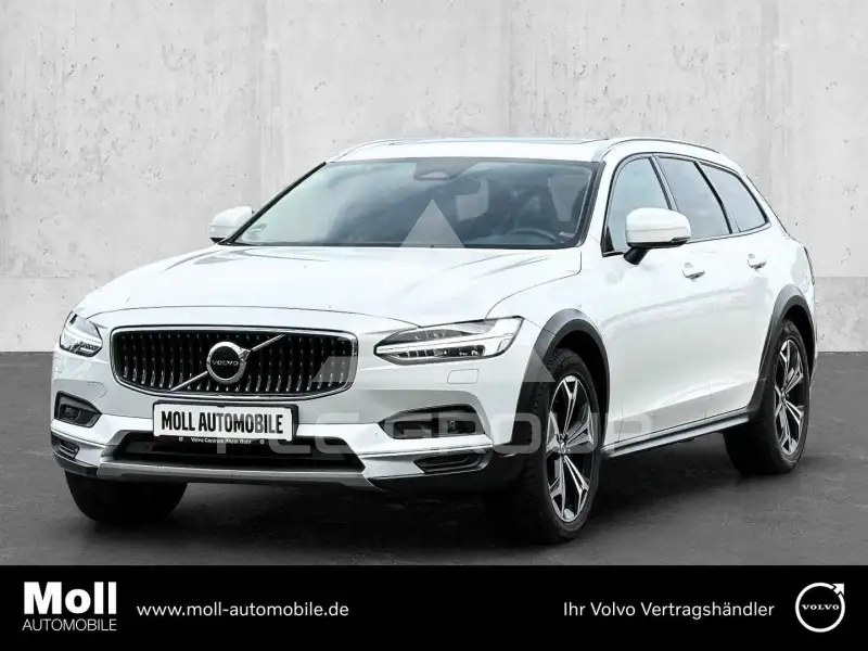 2022 Volvo V90